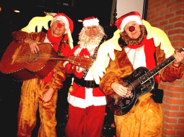 Muzikale Kerstman te boeken bij www.kwekel-evenementen.nl